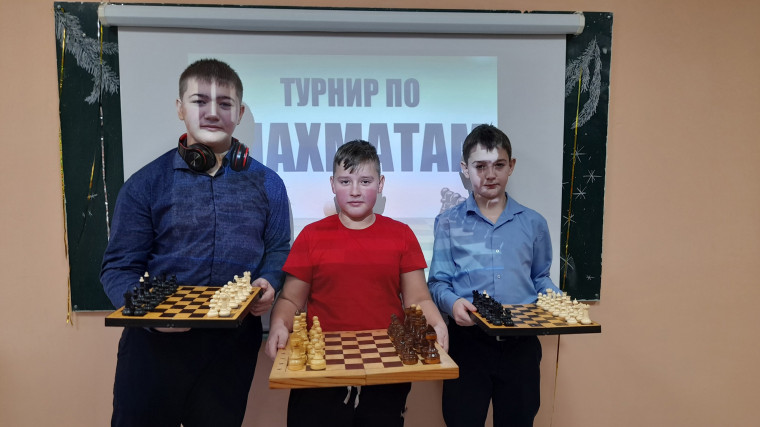В МБОУ СОШ с.Дубовое прошёл шахматный турнир среди учащихся 5-10 классов, в рамках ШСК &amp;quot;Лидер&amp;quot;, посвященный спорту и здоровому образу жизни.