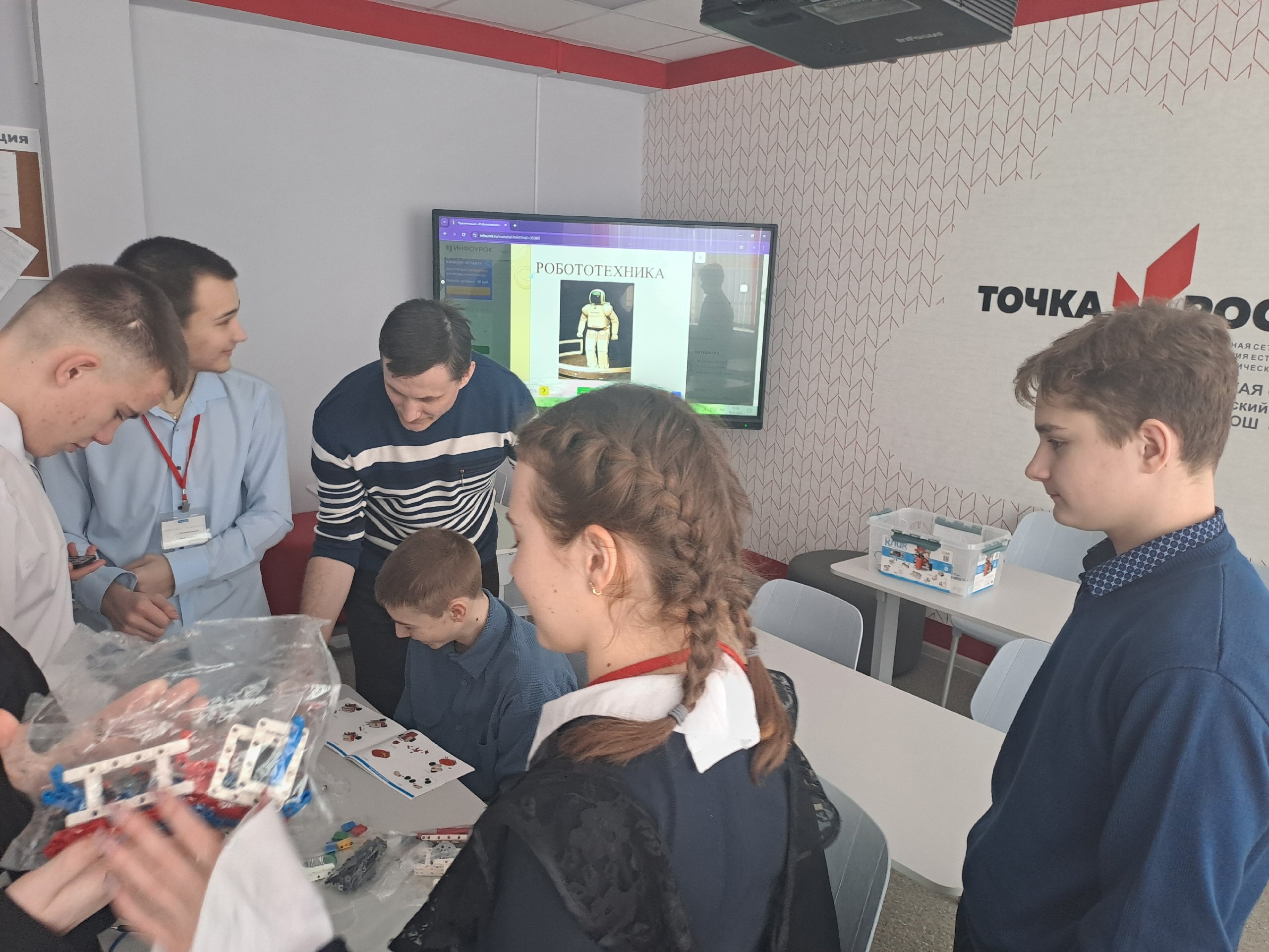 Робототехника в 9-10 классах в рамках проекта &amp;quot;Точка роста&amp;quot;. Проект «Маячок с нарастающей яркостью».